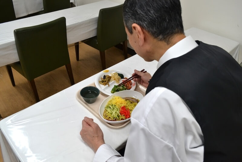 旬の野菜を使ったバリエーション豊かなメニューは従業員に好評で、食生活を考えるきっかけにも。